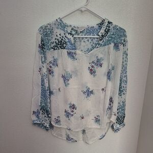 Lucky Brand White and Light Blue Floral Peasant Blouse